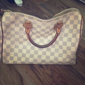 Louis Vuitton Speedy